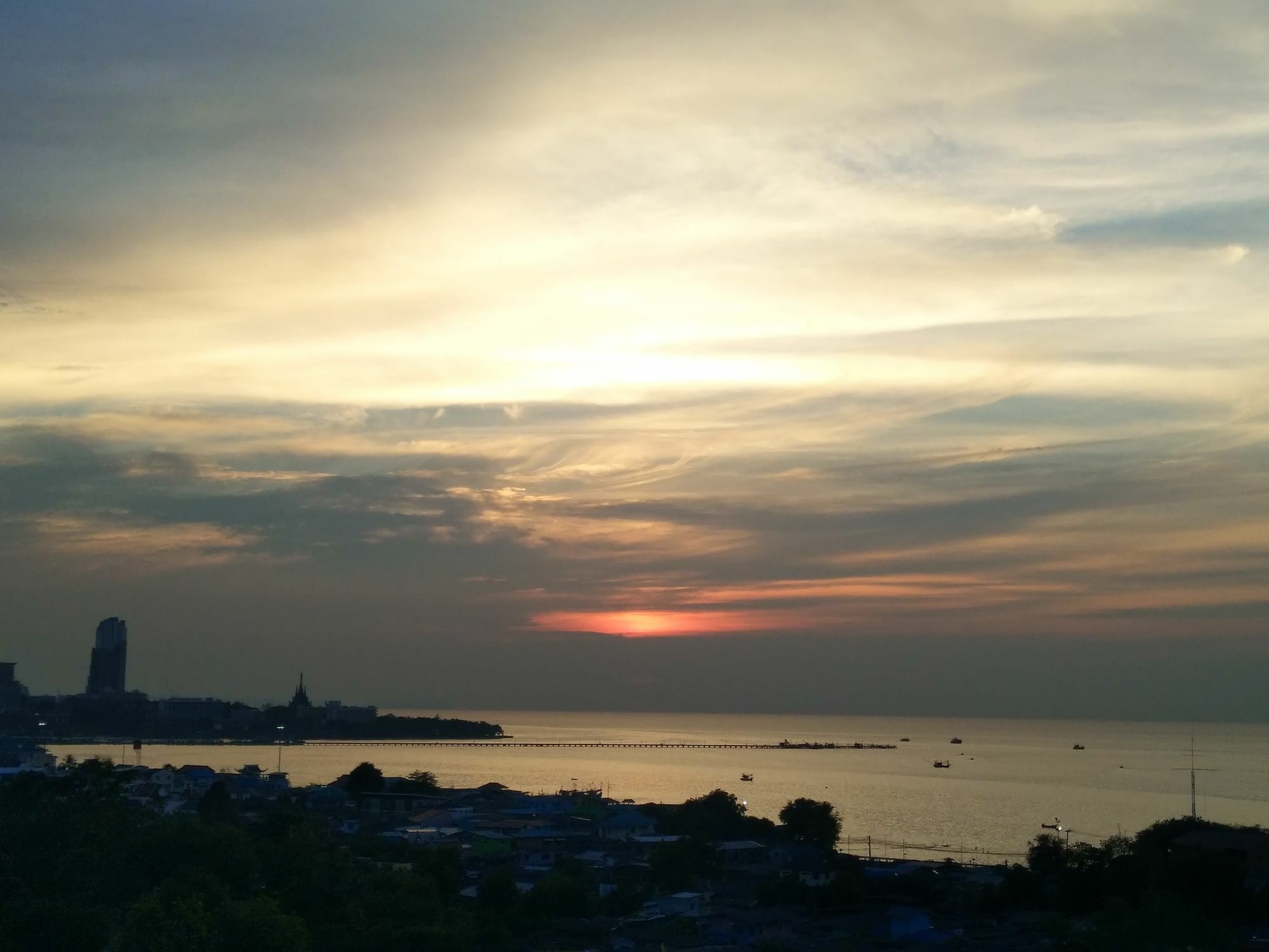 Ruenthip Pattaya Exterior foto